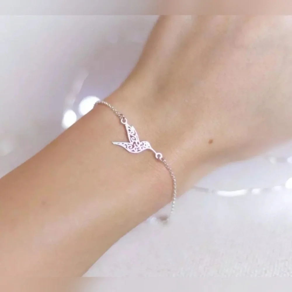 Delicate silver tone filigree hummingbird chain bracelet spring summer
